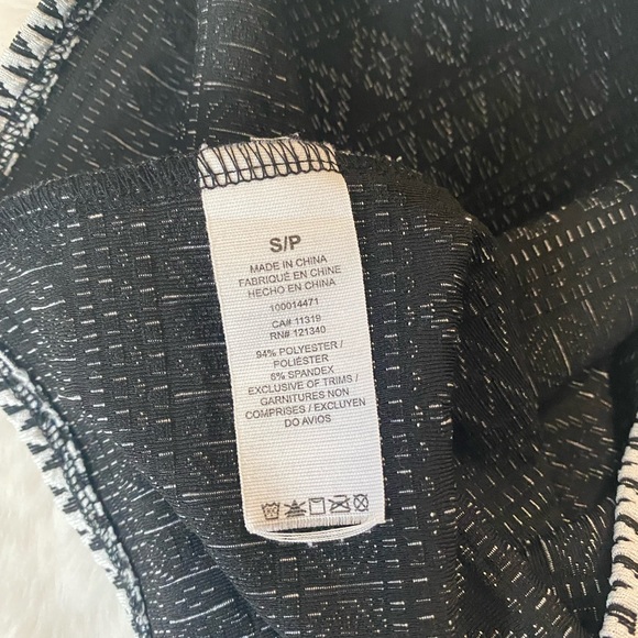 Garage Black and White Patterned Stretch Tank - Picture 13 of 14